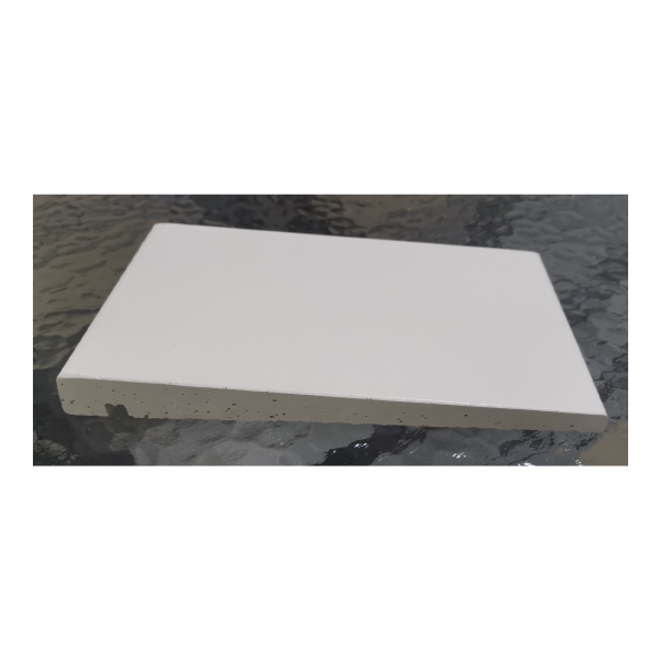 Vierteaguas liso de hormigón polimero blanco.