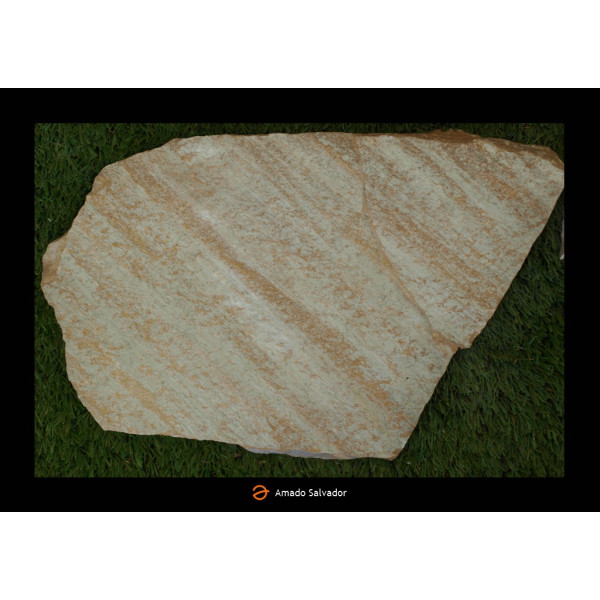 Piedra natural Cuarcita Crema Doseo irregular tamaño grande (8-10 pzas/m2)