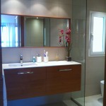 Baño acristalado diseñado por Pablo Vidal (Amado Salvador)