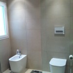 Baño acristalado diseñado por Pablo Vidal (Amado Salvador)